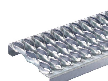 Heavy duty Diamond-Strut plank grating fabricated with larger diamond-opening and thicker metal.